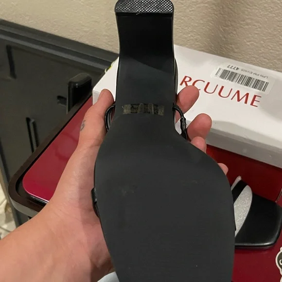 Black Square-Toe Strappy Heel Sandals - Picture 4 of 5